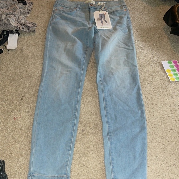 RE Generation by Celebrity Pink Jeans - Picture 2 of 6